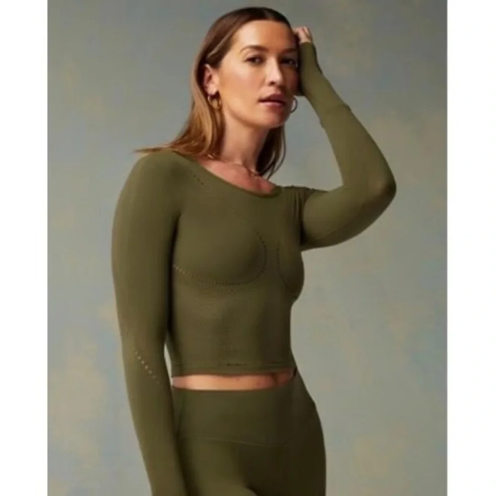 Fabletics Seamless Sculpt Long Sleeve Crop Top Olive Green Workout Top L NWT